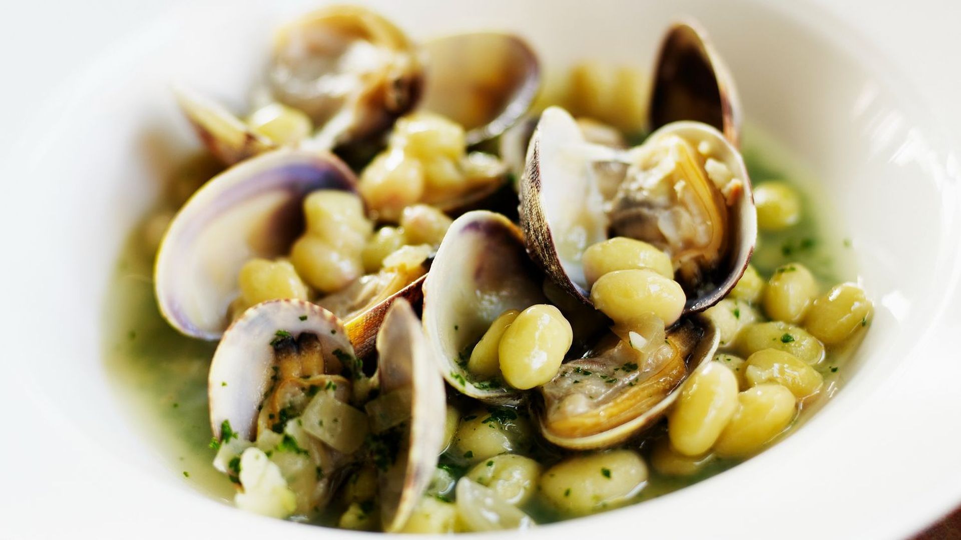 Alubias verdes con almejas