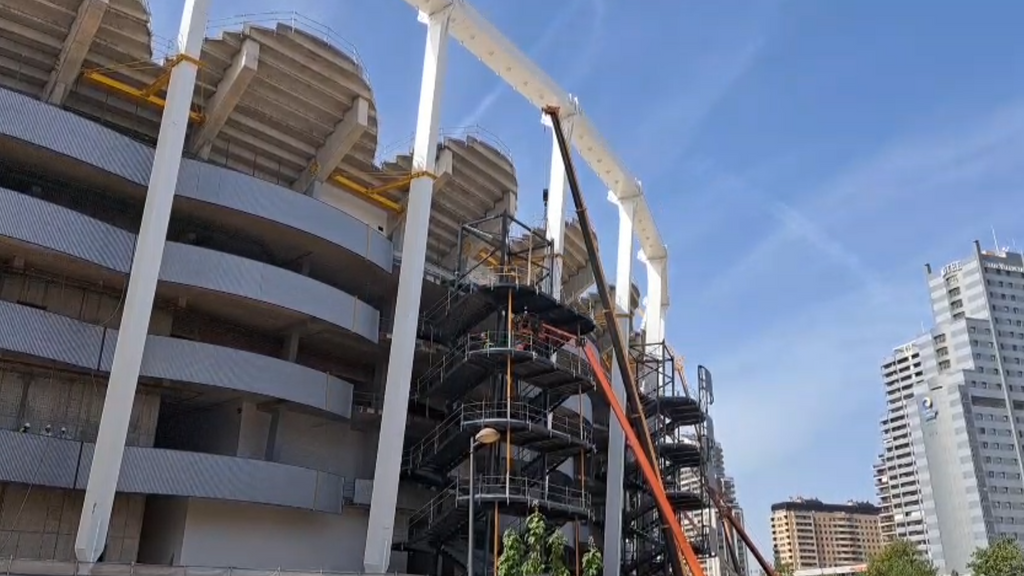 Escaleras del Nou Mestalla