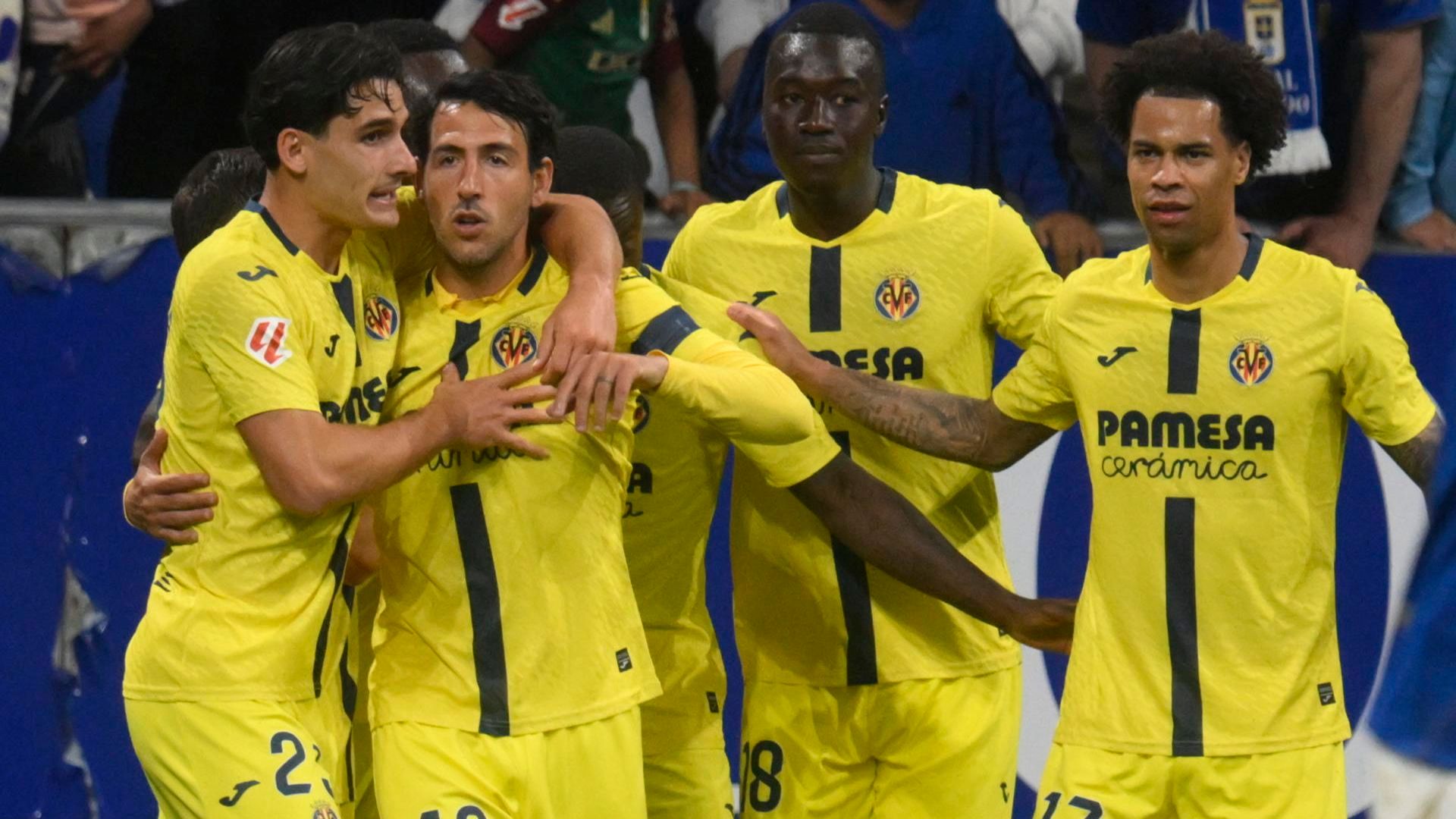 El Villarreal celebrando el gol contra el Oviedo