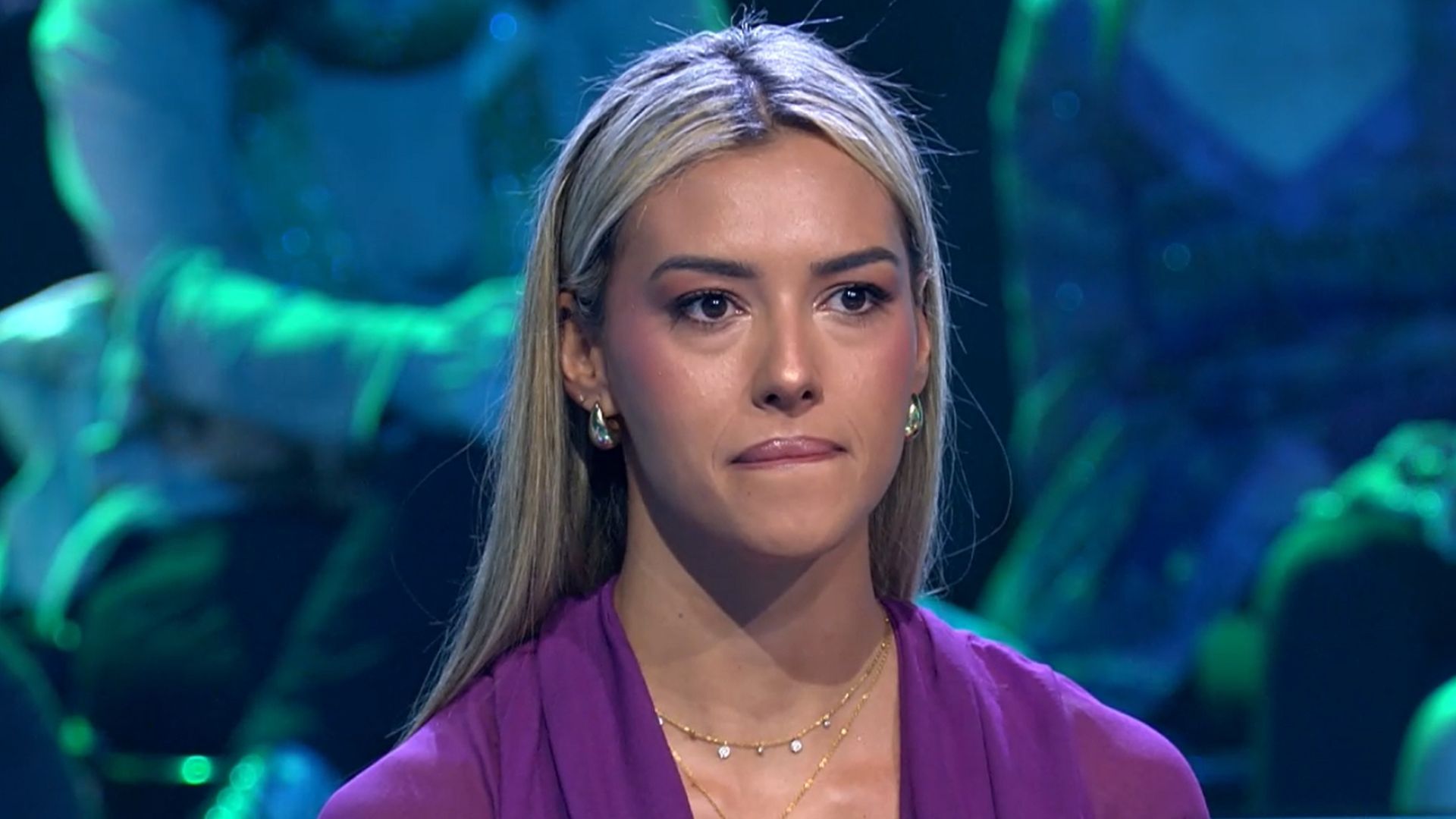 Leila se emociona al recibir la felicitación de Arantxa Coca