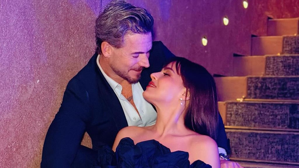 Marta Peñate y Tony Spìna abren las puertas de su chalé de dos plantas