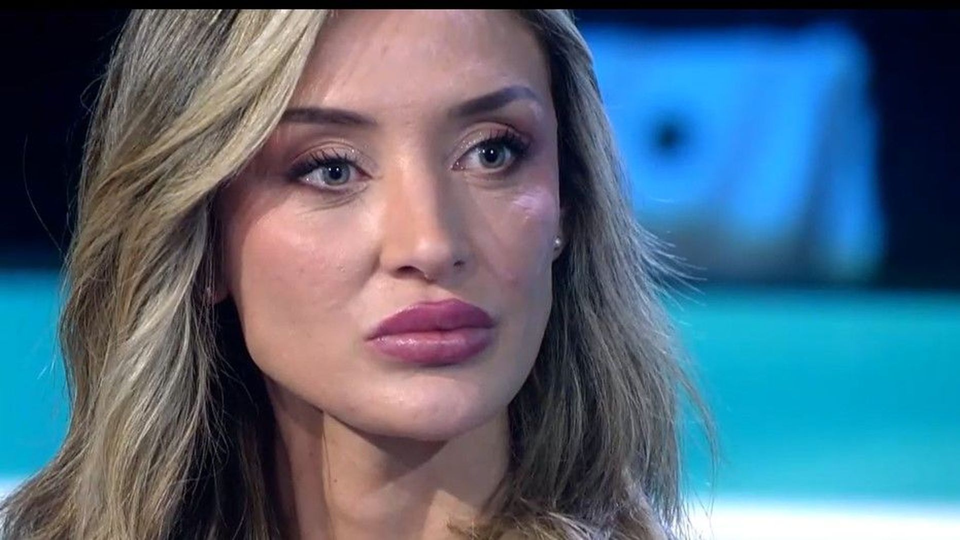 Yuli critica la actitud de sus compañeras al recordar su entrada en Villa Deseo