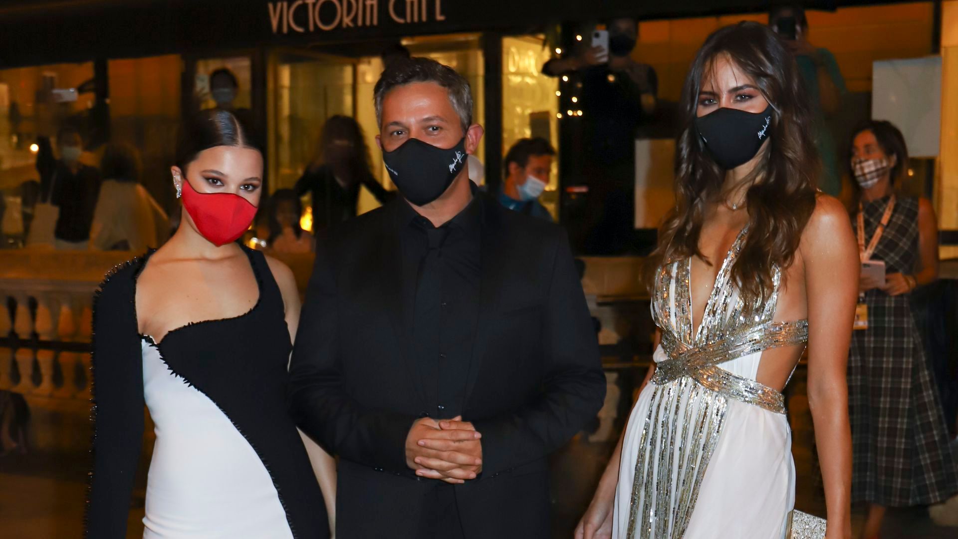 Alejandro Sanz, su hija Manuela y su novia, Rachel Valdés