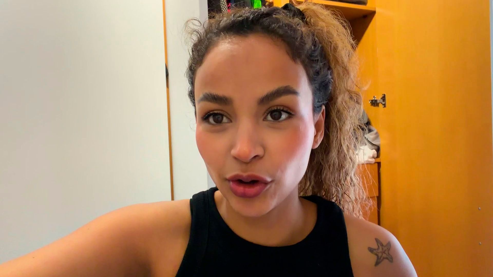 Mayeli Díaz enseña la ropa que no le vale tras dar a luz Mi familia imperfecta Temporada 1 Top Vídeos 41