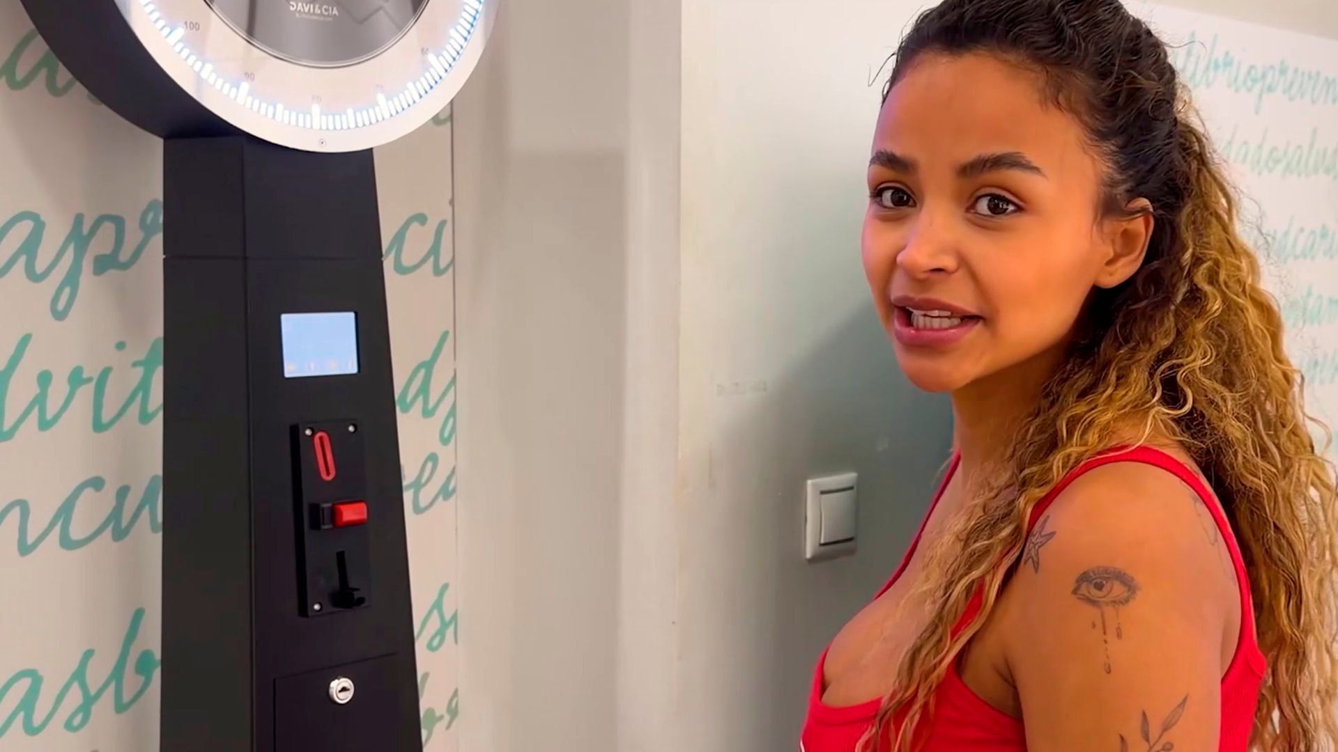 Mayeli se pesa y se mide: así ha cambiado tras ser madre Mi familia imperfecta Temporada 1 Top Vídeos 40