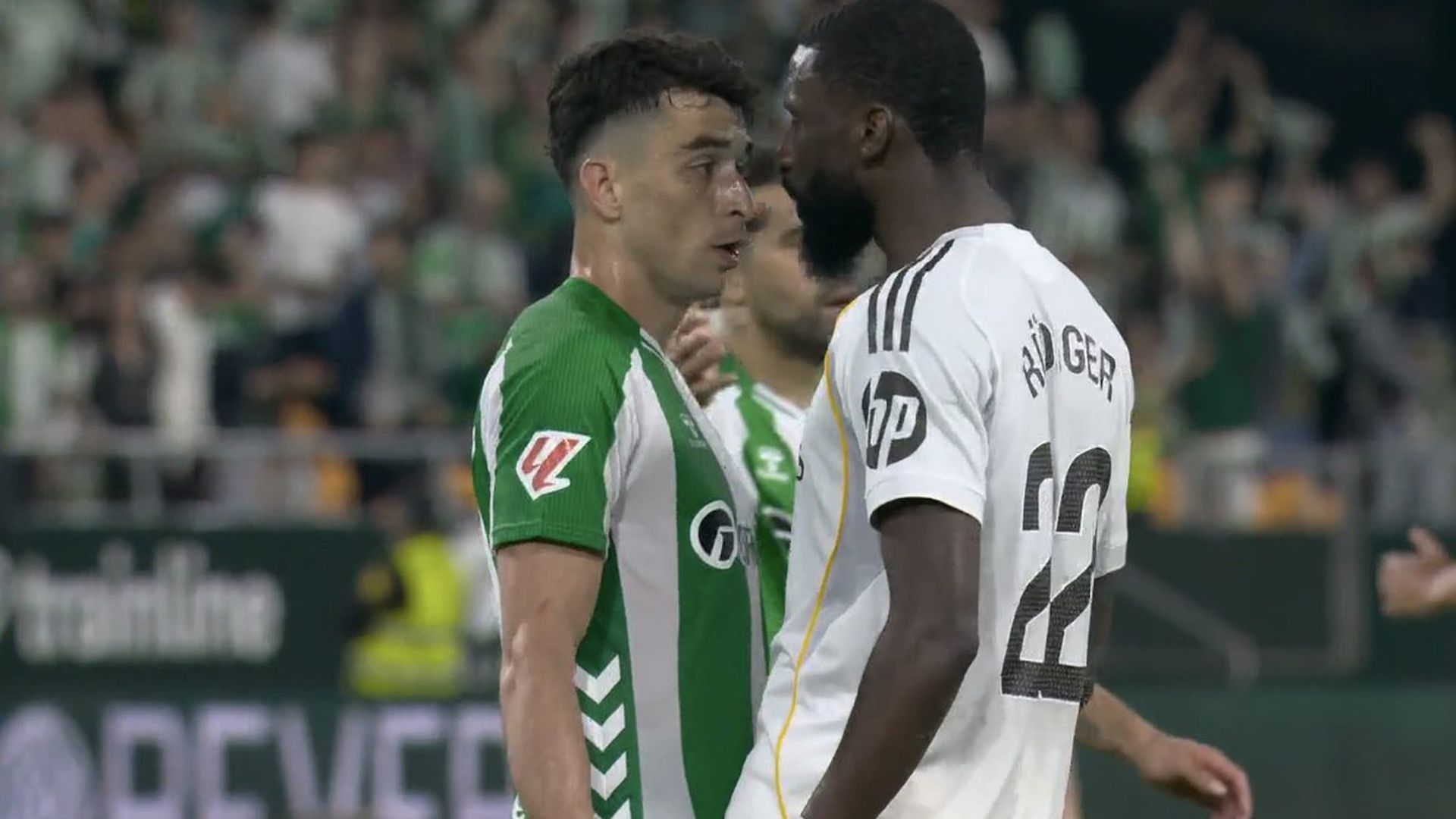 Rüdiger se encaró con Marc Roca tras el encuentro