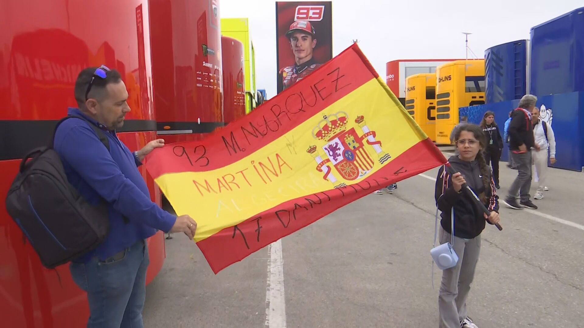 Una fan de Marc Márquez cumple su sueño al conocerlo en Jerez