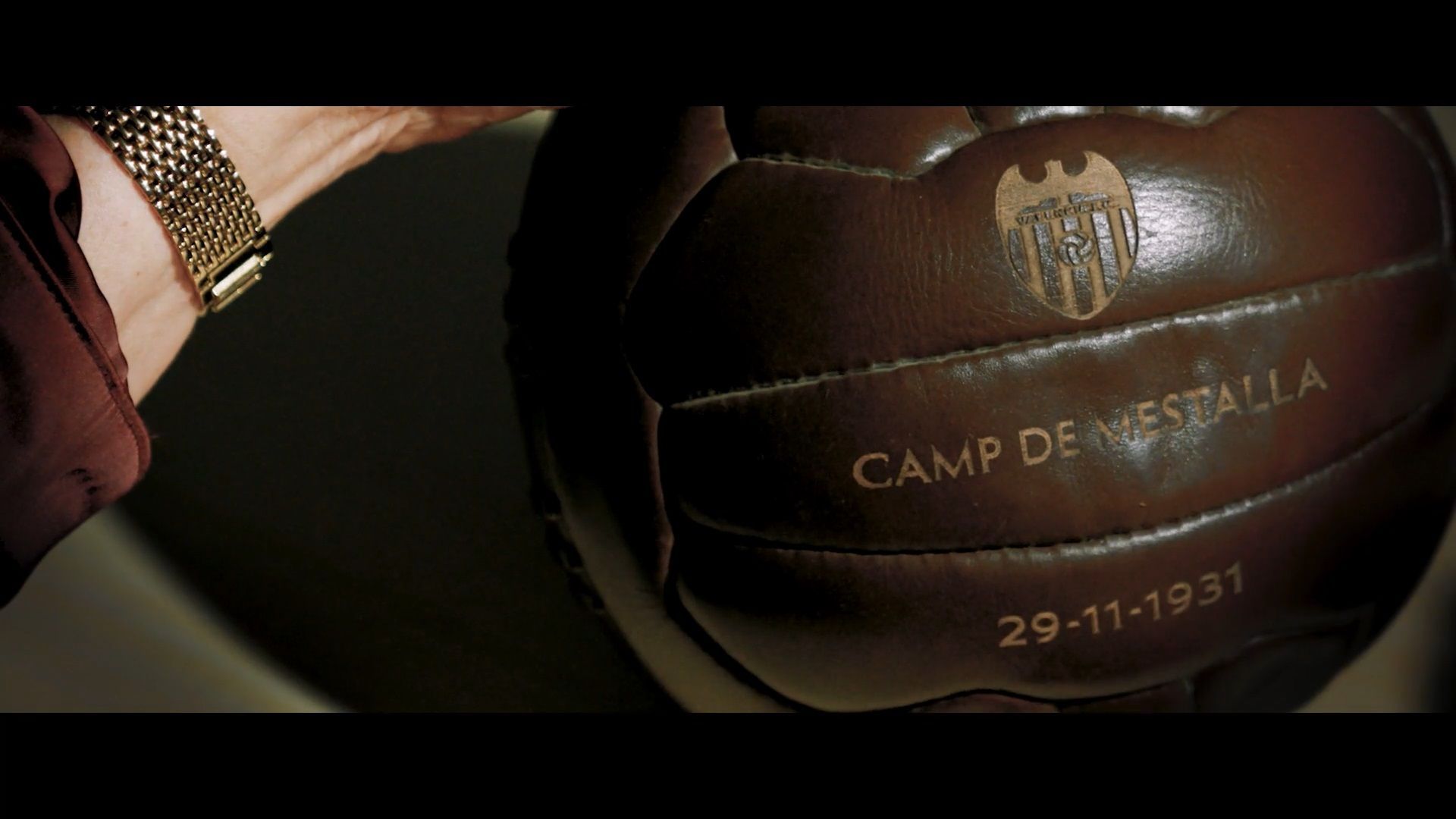 El balón con el que el Valencia CF obsequiará a Juan Costa