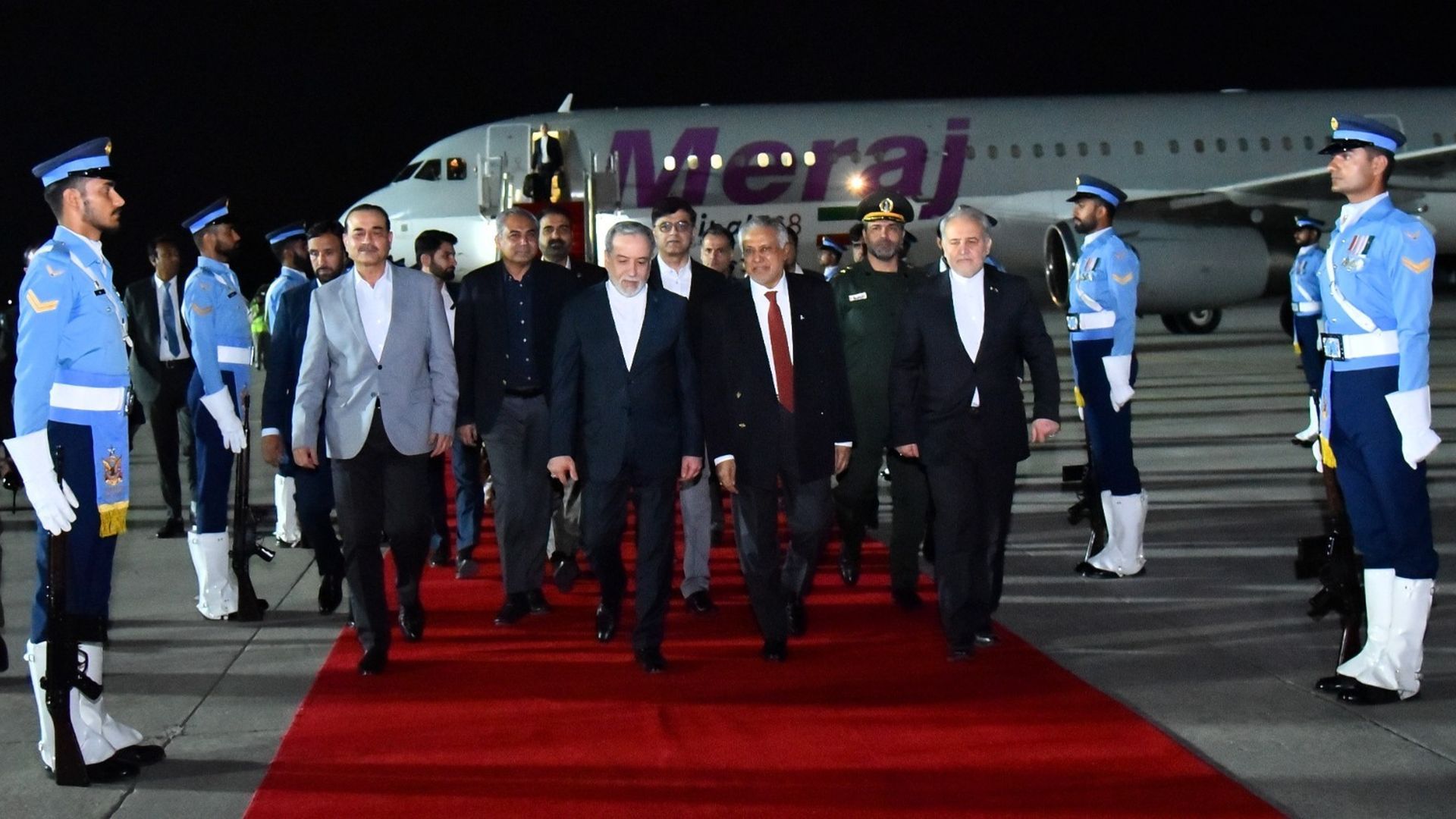 La delegación de negociadores iraníes con EEUU llega a Pakistán