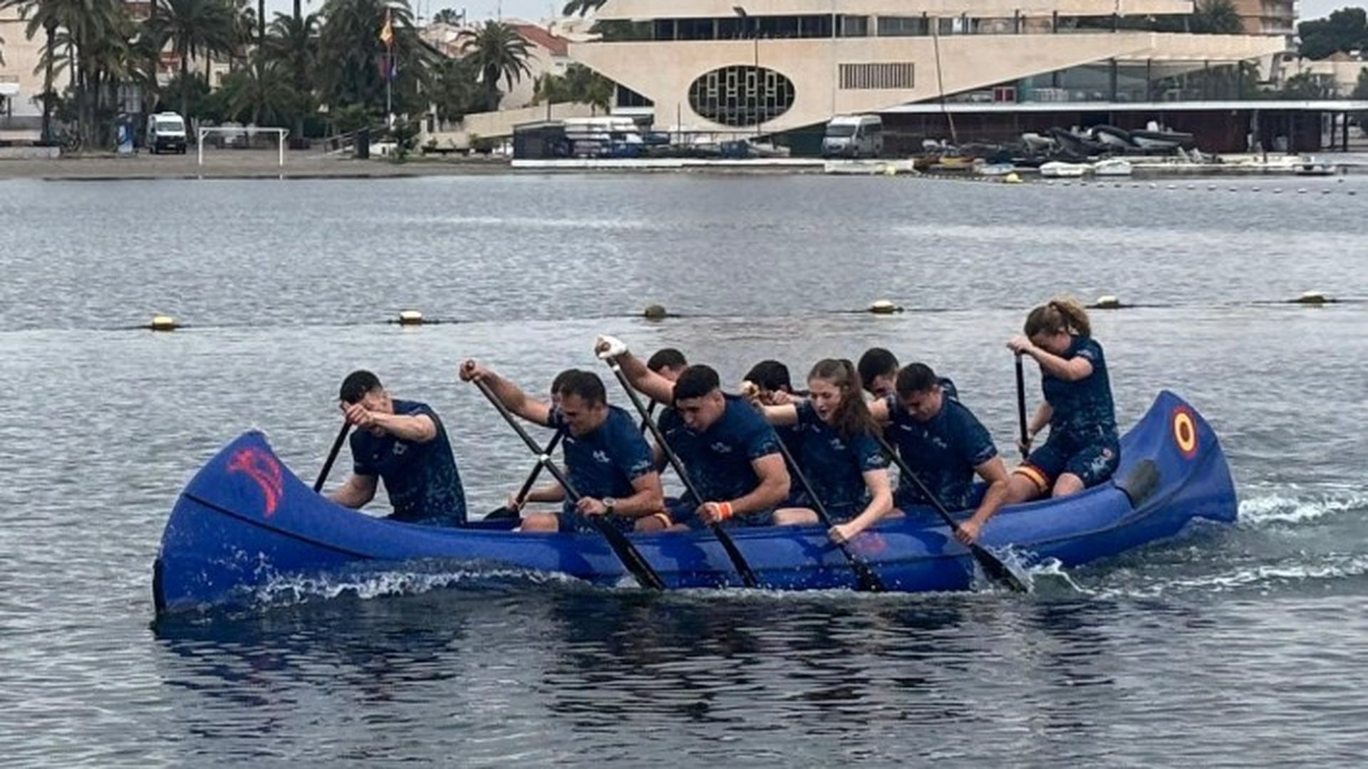 La princesa Leonor compite en las regatas de piragüismo del Mar Menor y sorprende por su gran fuerza física