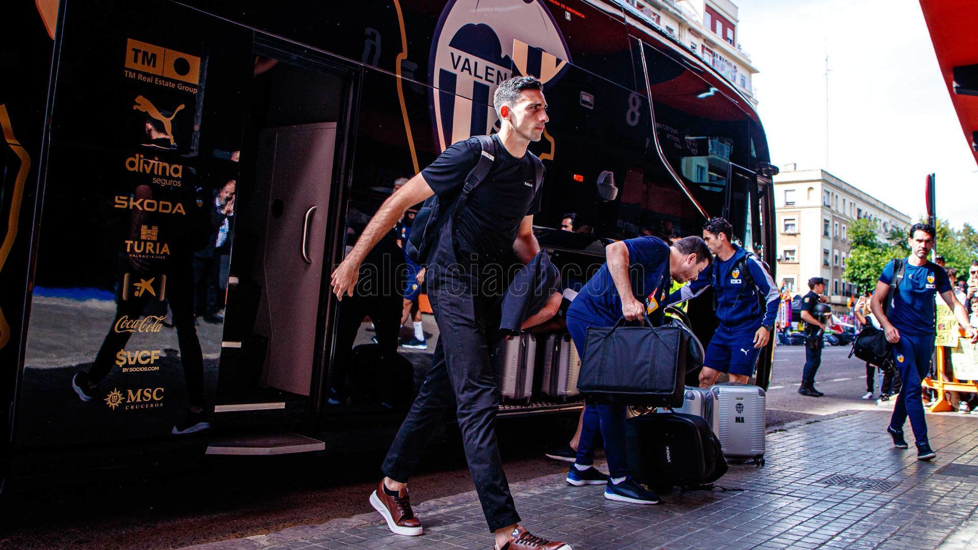 Tárrega llegando a Mestalla