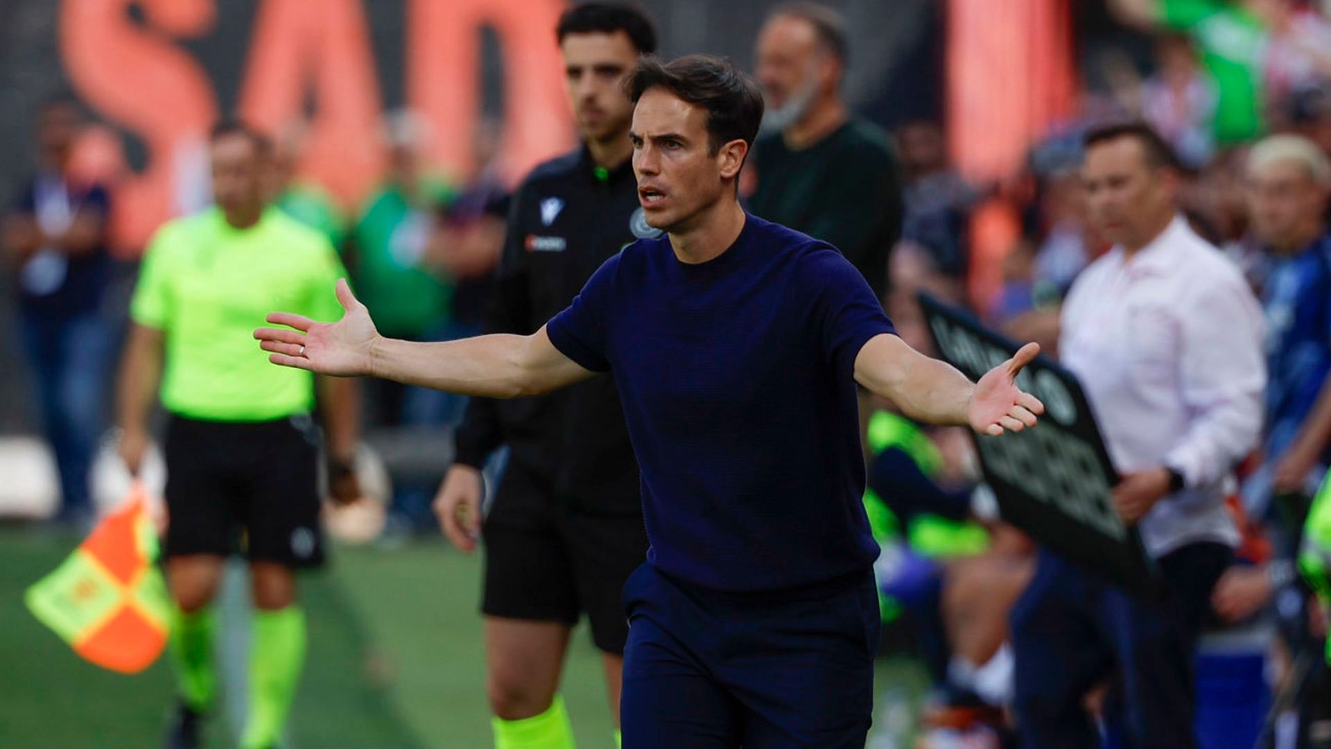 Íñigo Pérez protesta en el Rayo-Real Sociedad