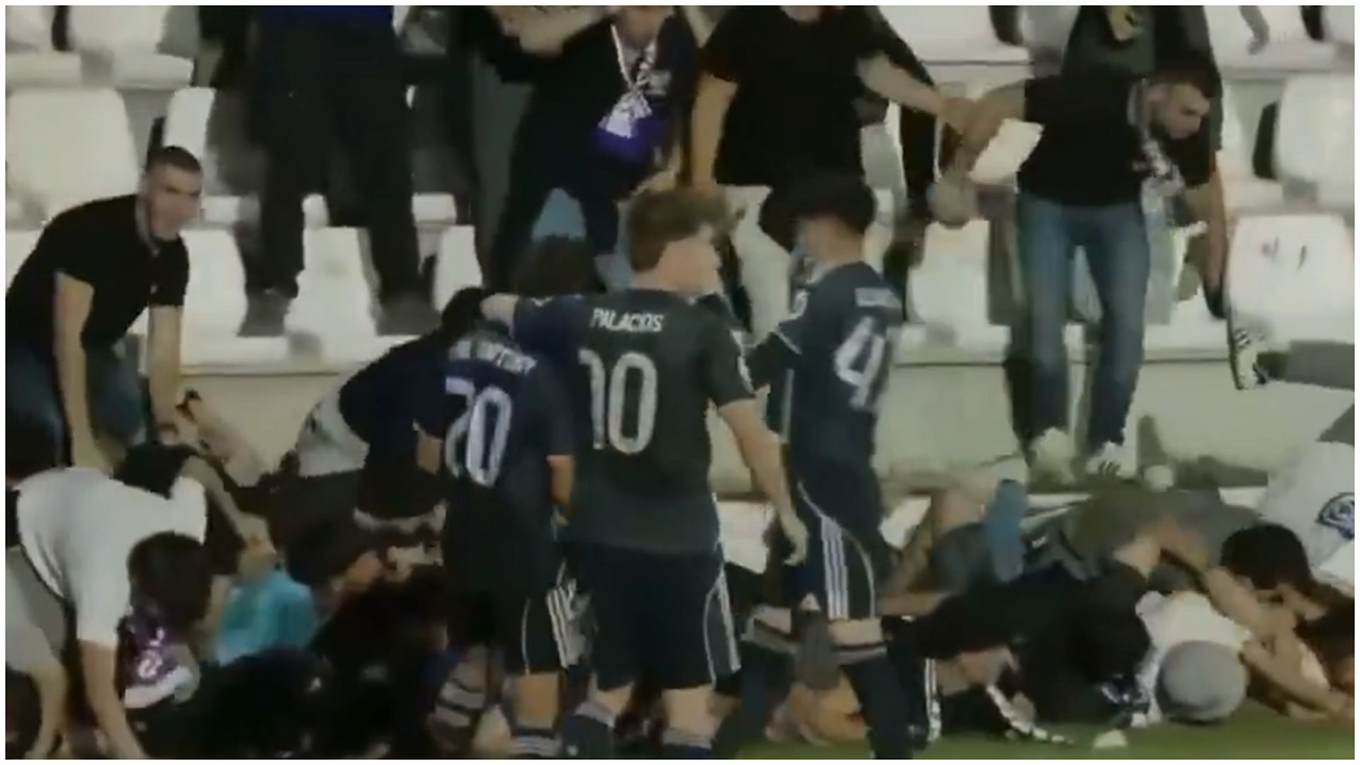 La avalancha en el gol del Real Madrid Castilla