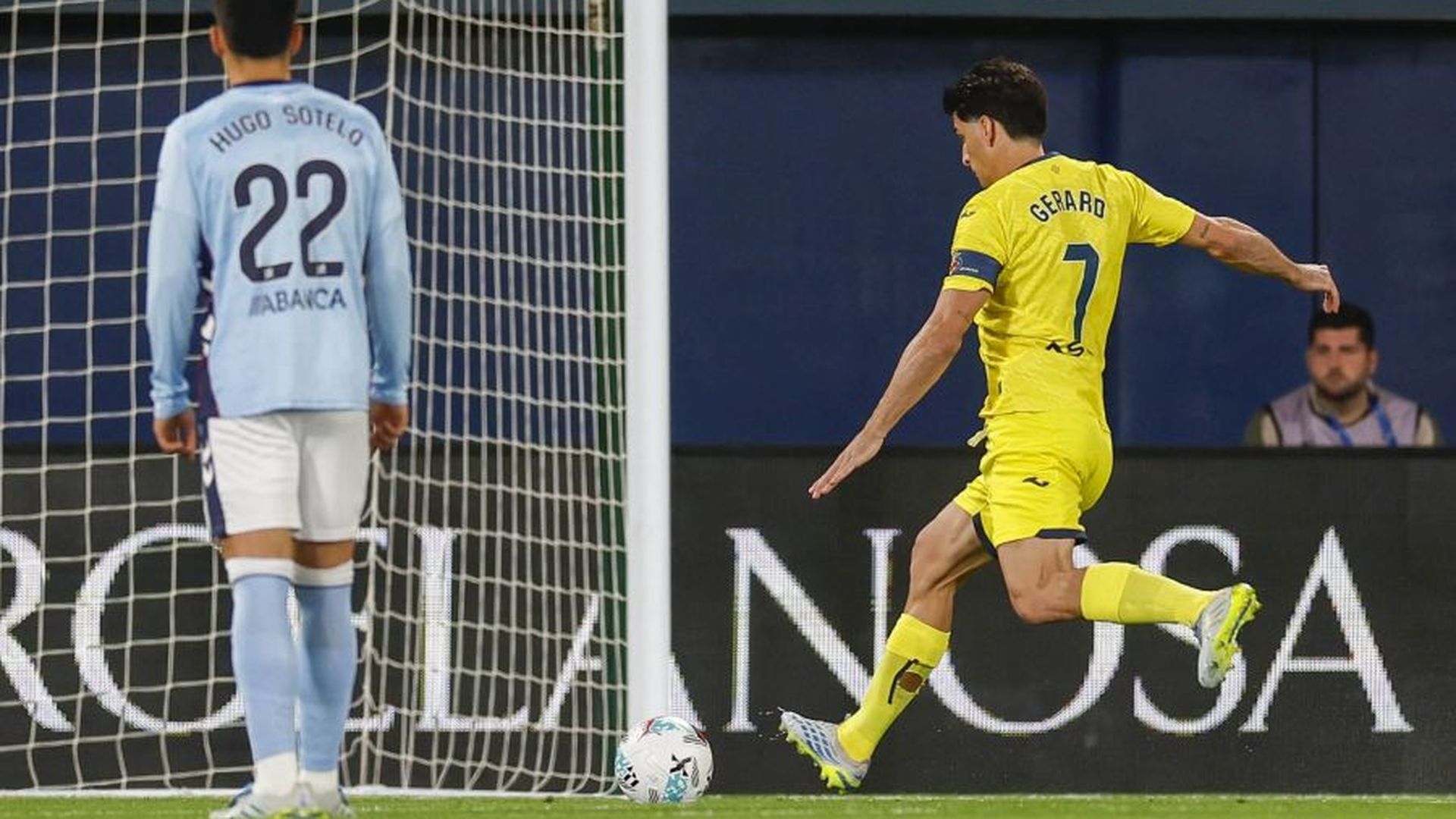 Lanzamiento de penalti de Gerard Moreno