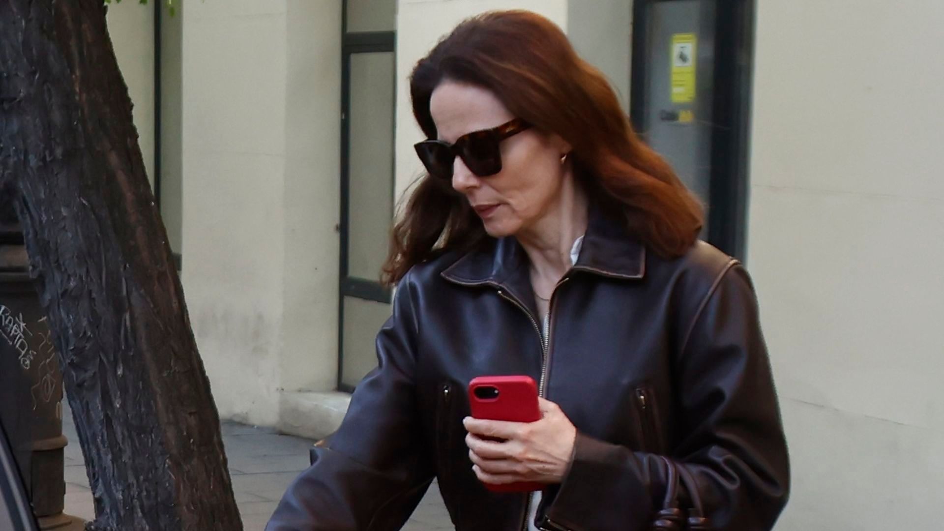 Aitana Sánchez-Gijón, fotografiada tras la muerte de su madre