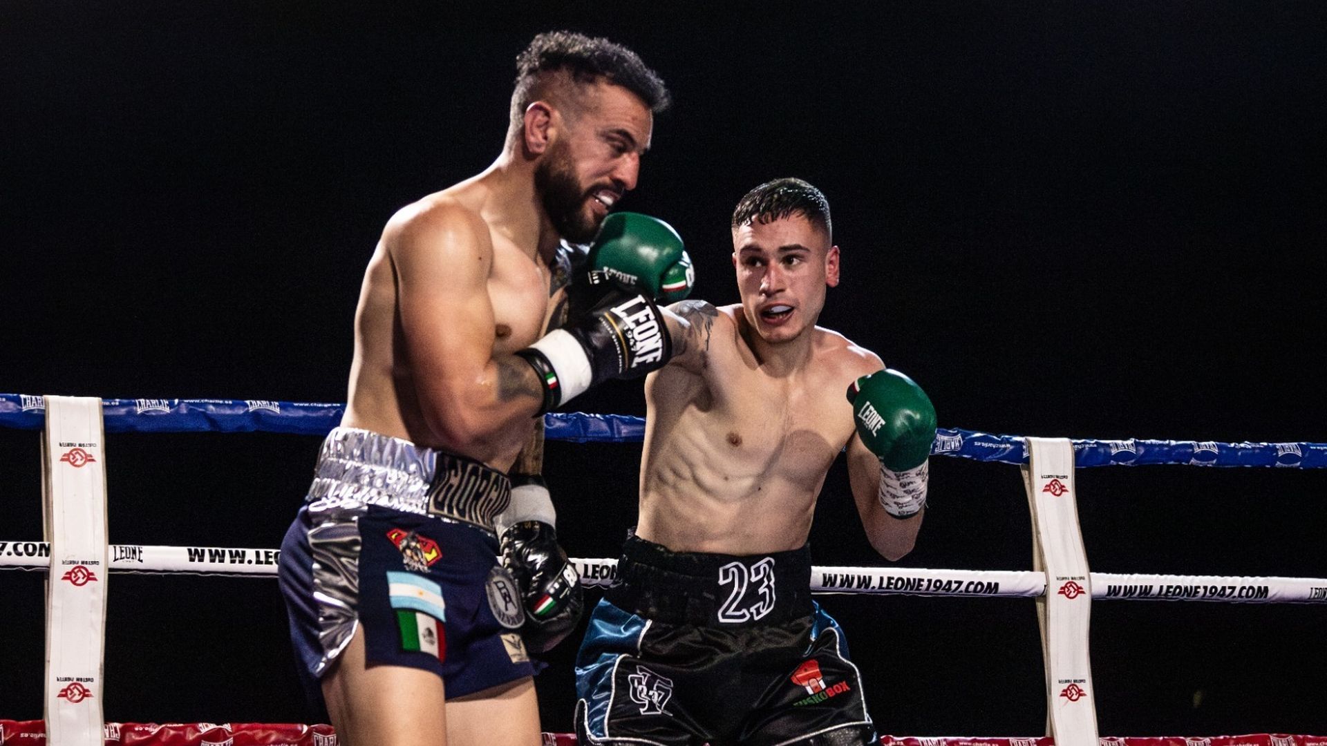 El boxeador Erlantz Tejada en la velada de Zaratamo ante José Luis Commisso