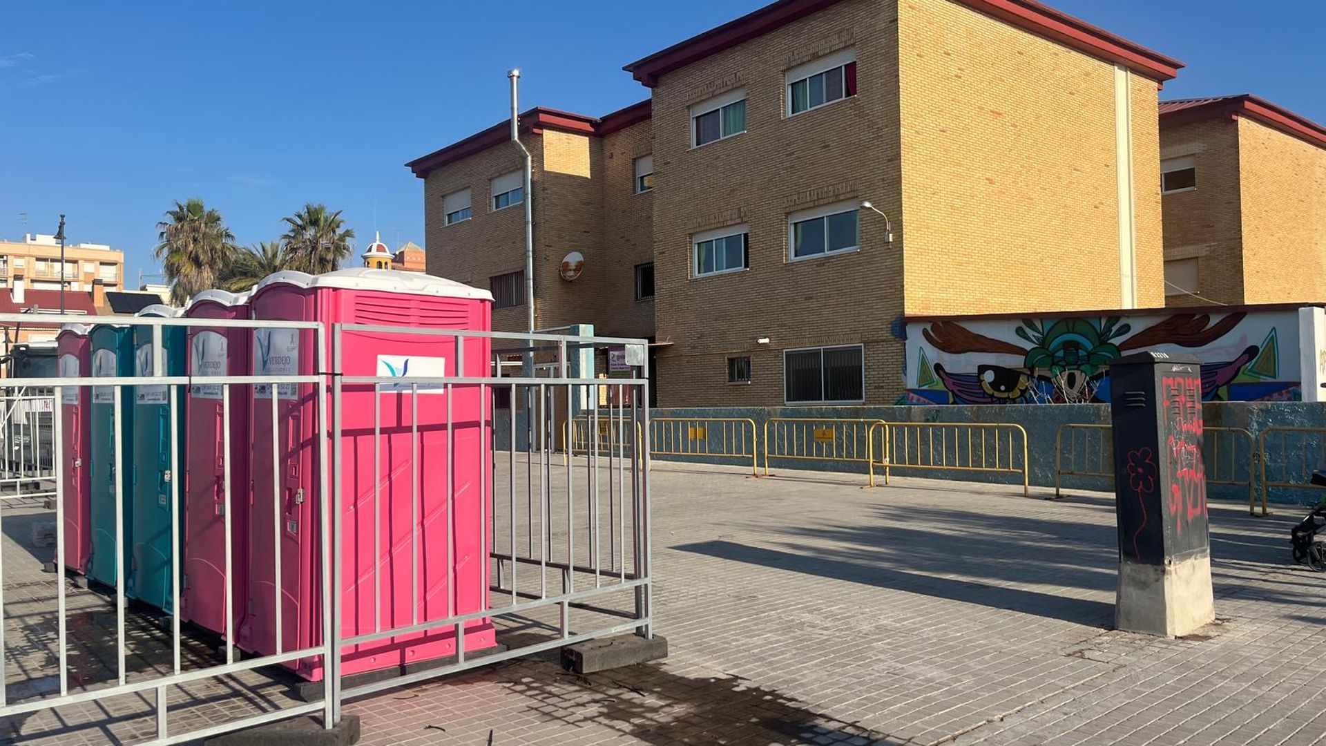 El centro ha estado durante meses sin vallas de protección