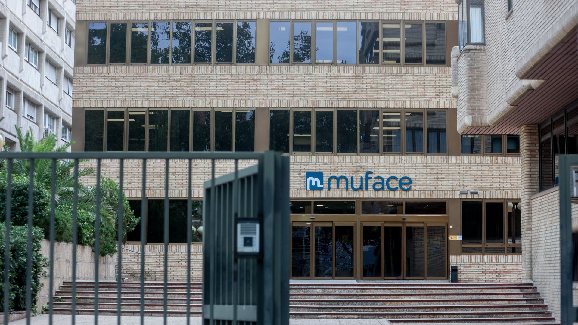 Fachada de un edificio de Muface en Madrid