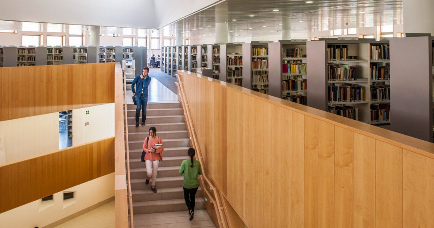 Biblioteca de Humanidades, Comunicación y Documentación