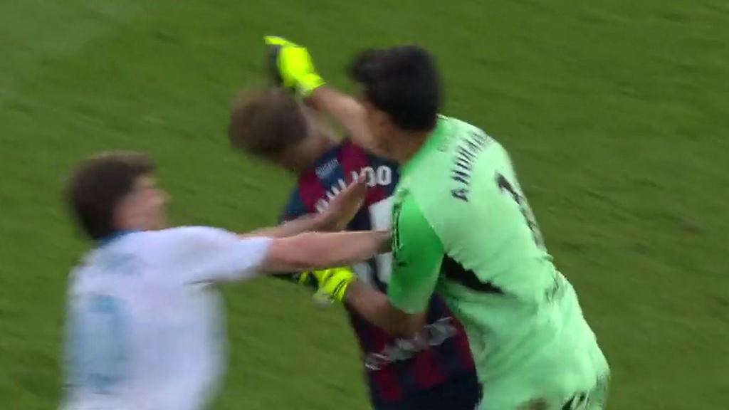 La salvaje agresión de Esteban Andrada, portero del Real Zaragoza, a Jorge Pulido, del Huesca: acabó con un ojo morado