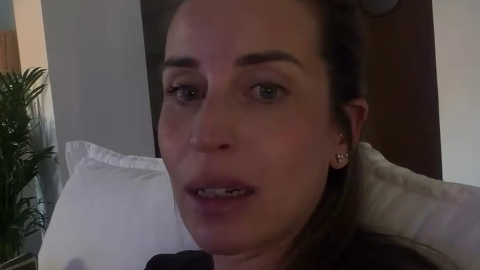 Marta Castro, lesionada dos semanas después de dar a luz a su hija en común con Rodri Fuertes