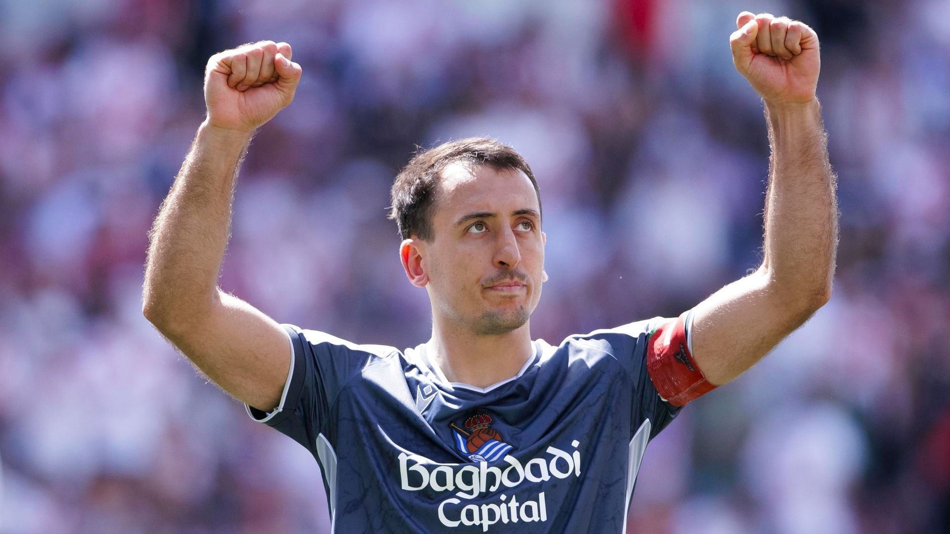 Mikel Oyarzabal celebra uno de sus goles en Vallecas