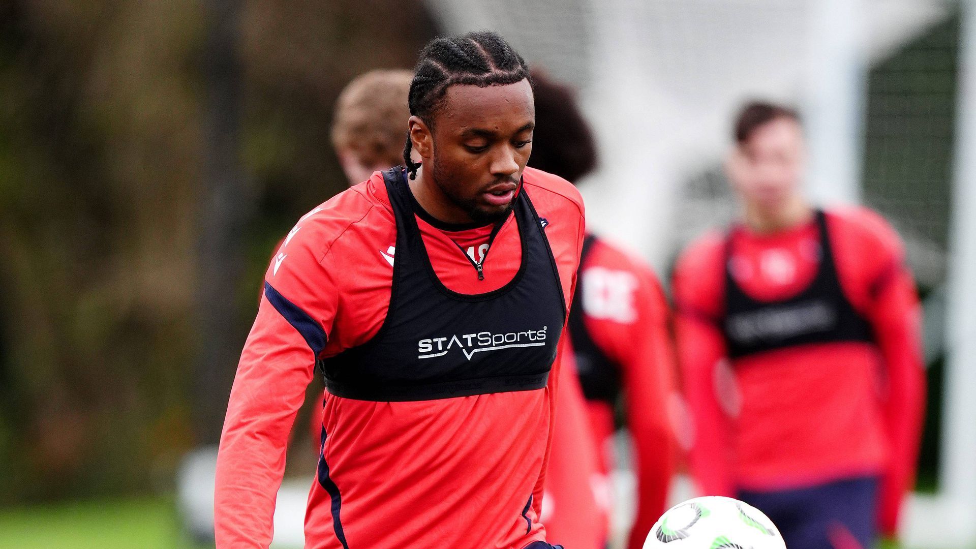 Mofe Jemide, durante un entrenamiento.