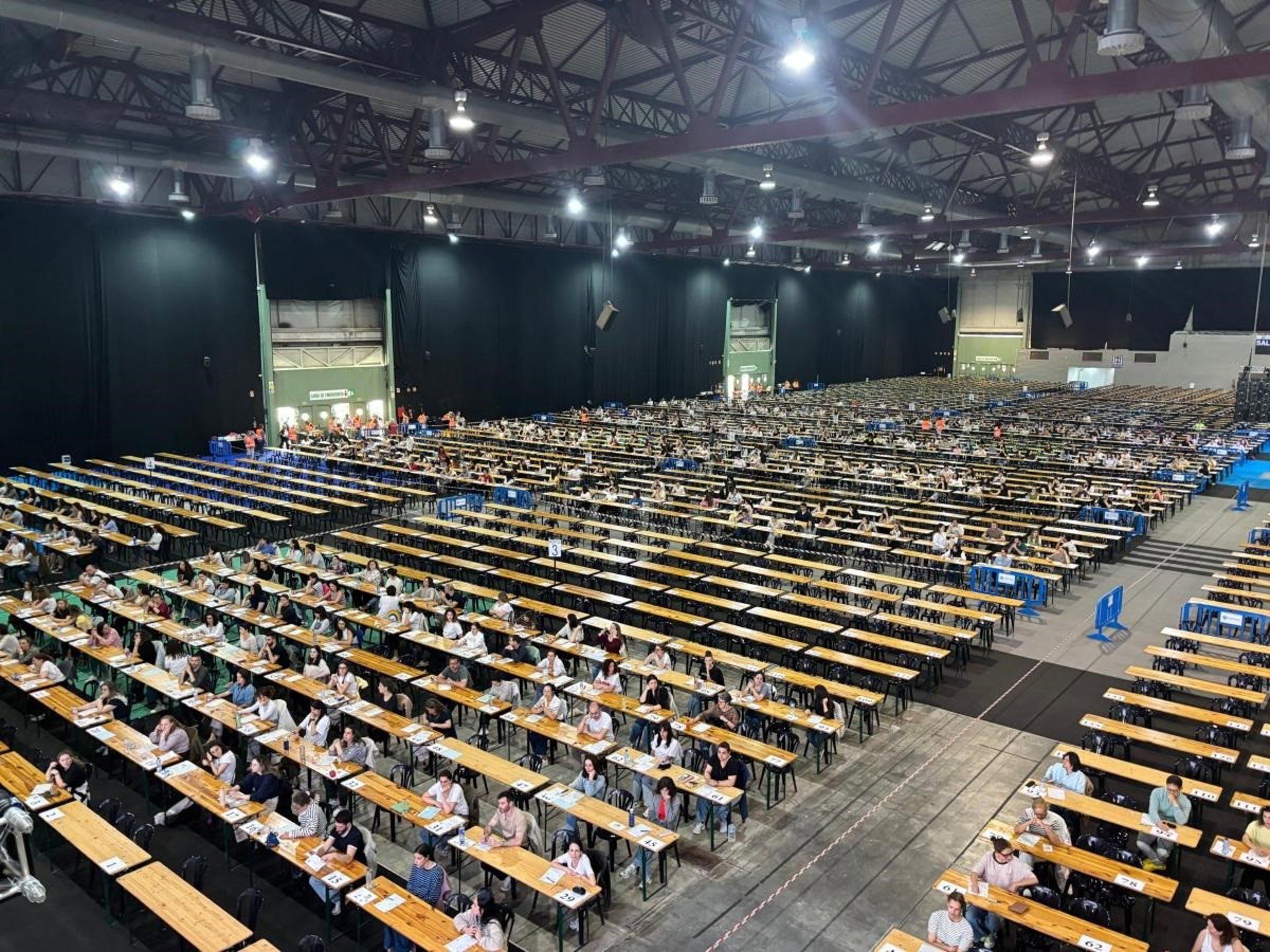 Opositores el pasado sábado en el recinto de Silleda