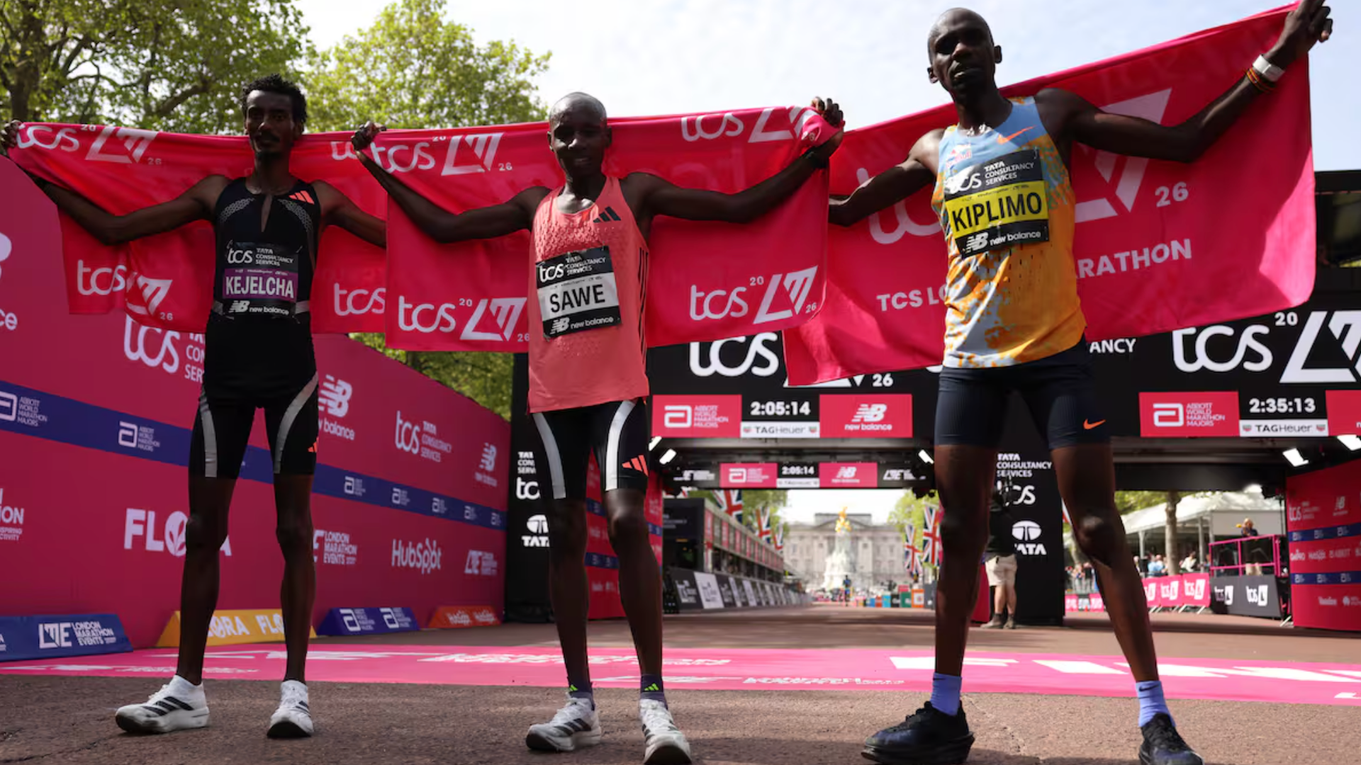 Podio Maratón de Londres con Sawe y Kejelcha