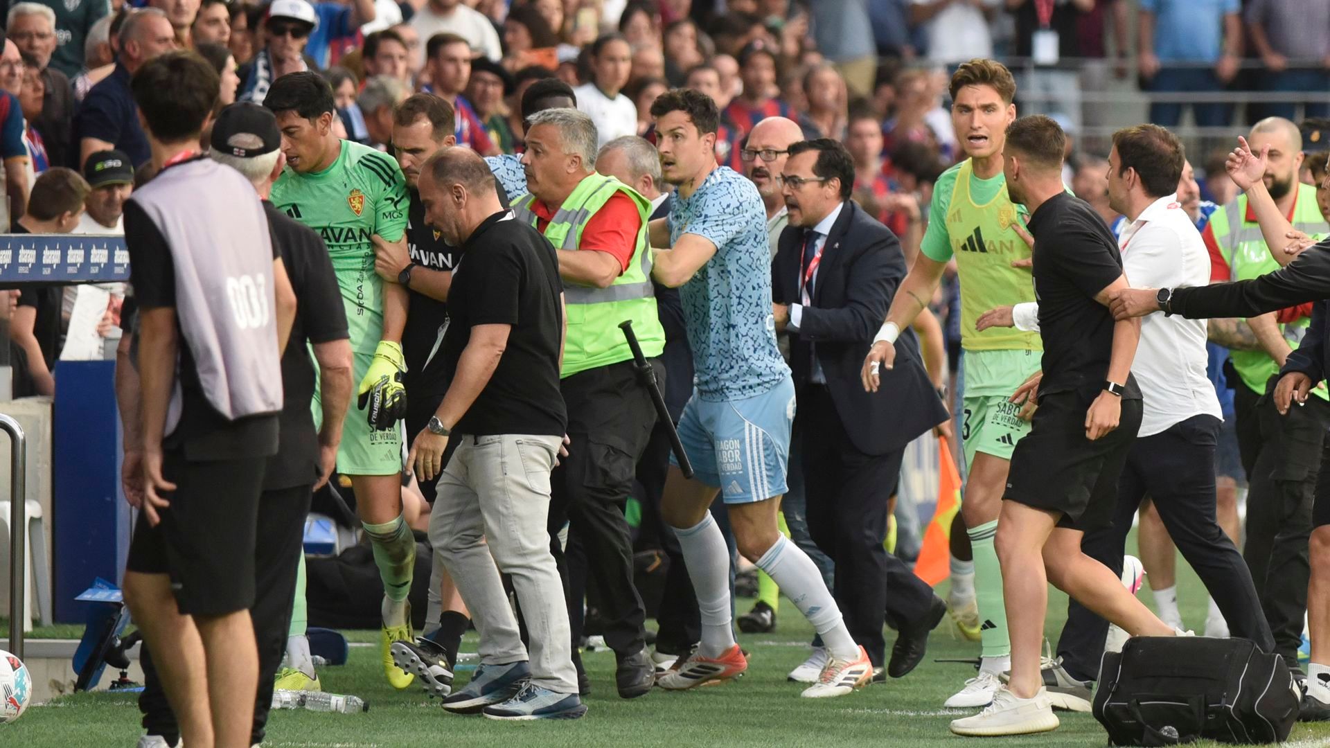 Tangana en el derbi aragonés