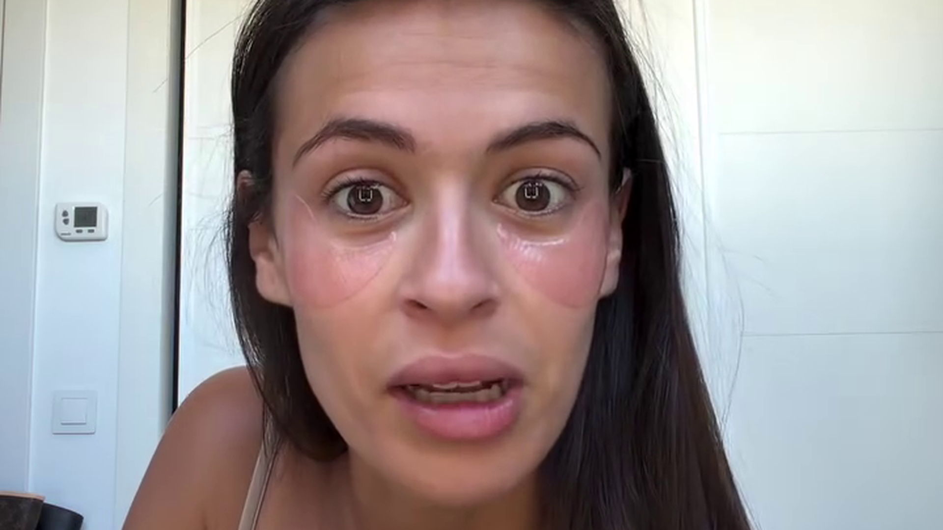 Tania Déniz responde a las duras críticas por subir un video en el que aparece en ropa interior