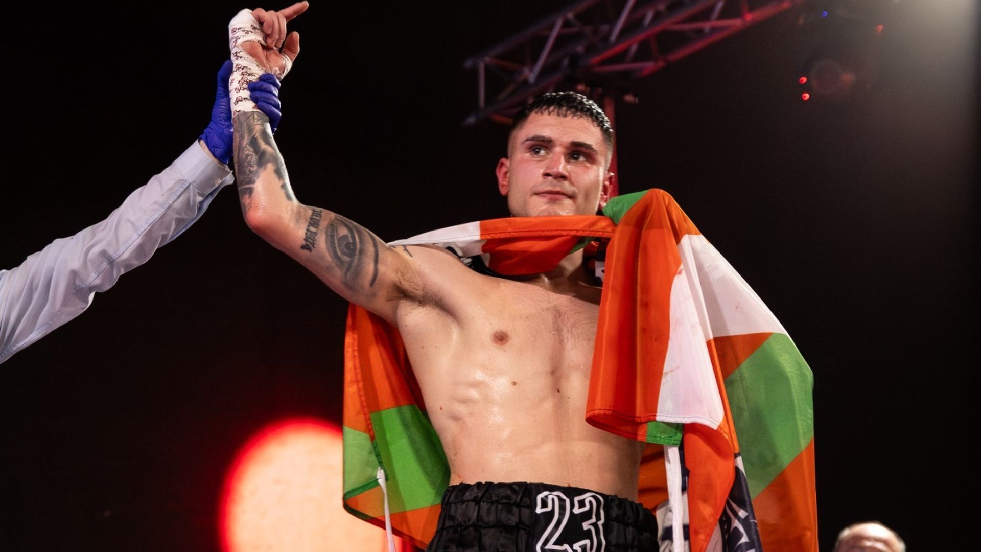 Triunfo del invicto boxeador vizcaíno de 22 años Erlantz Tejada