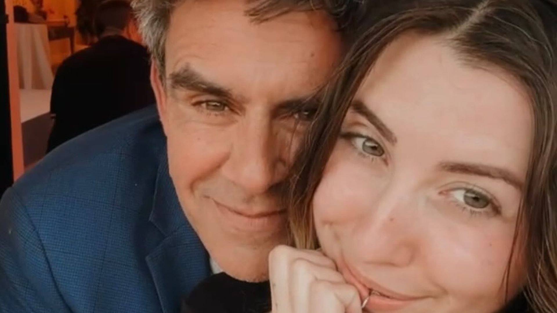 Alonso Caparrós con su hija, Claudia, en una imagen de redes sociales