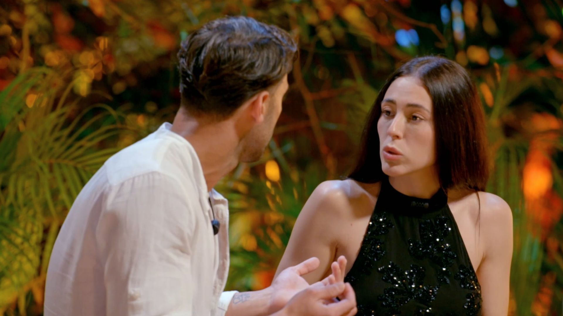 Cruce de reproches y tensión entre Luis y Julia en la hoguera: “¡No me hables mal!”