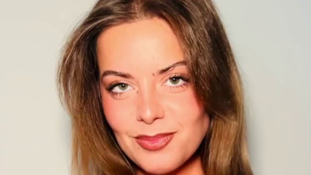 Elsa Mateos, de 'Gran Hermano', presume de figura con su posado más explosivo