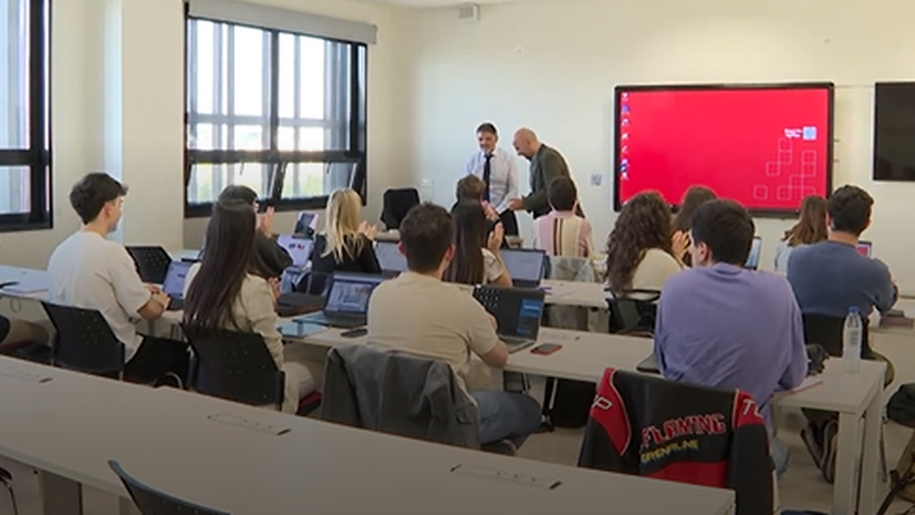 La inmigración, el dinero o la democracia: las preocupaciones que generan más incertidumbre entre los más jóvenes