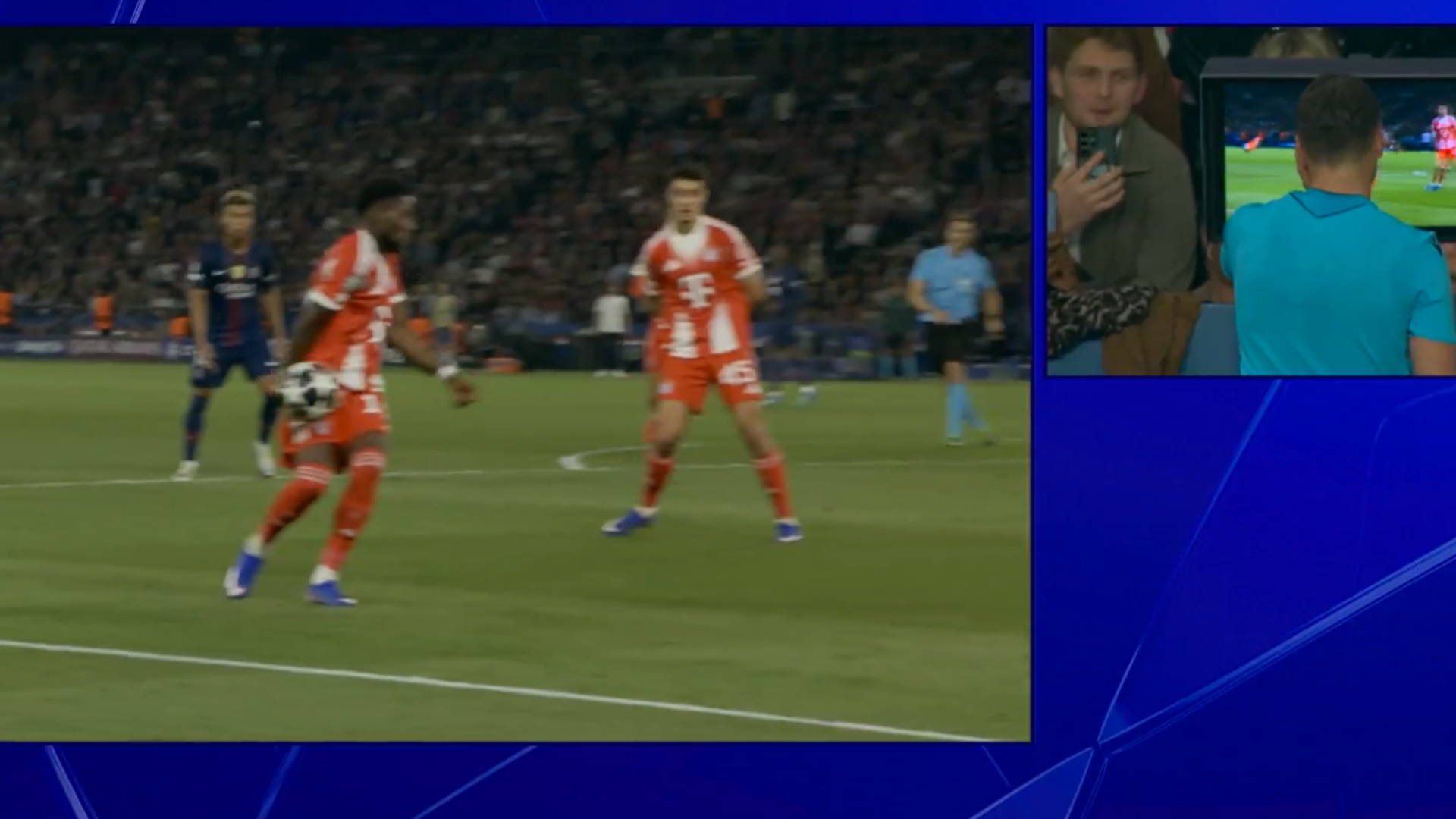 Momento en el que se analiza la jugada polémica del PSG - Bayern