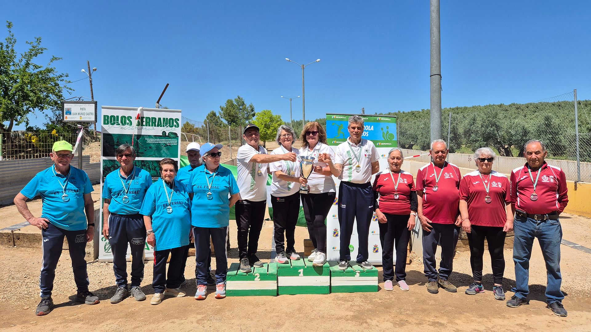 Pódium de la categoría de veteranos del campeonato de Andalucía de Equipos Mixtos de bolo
