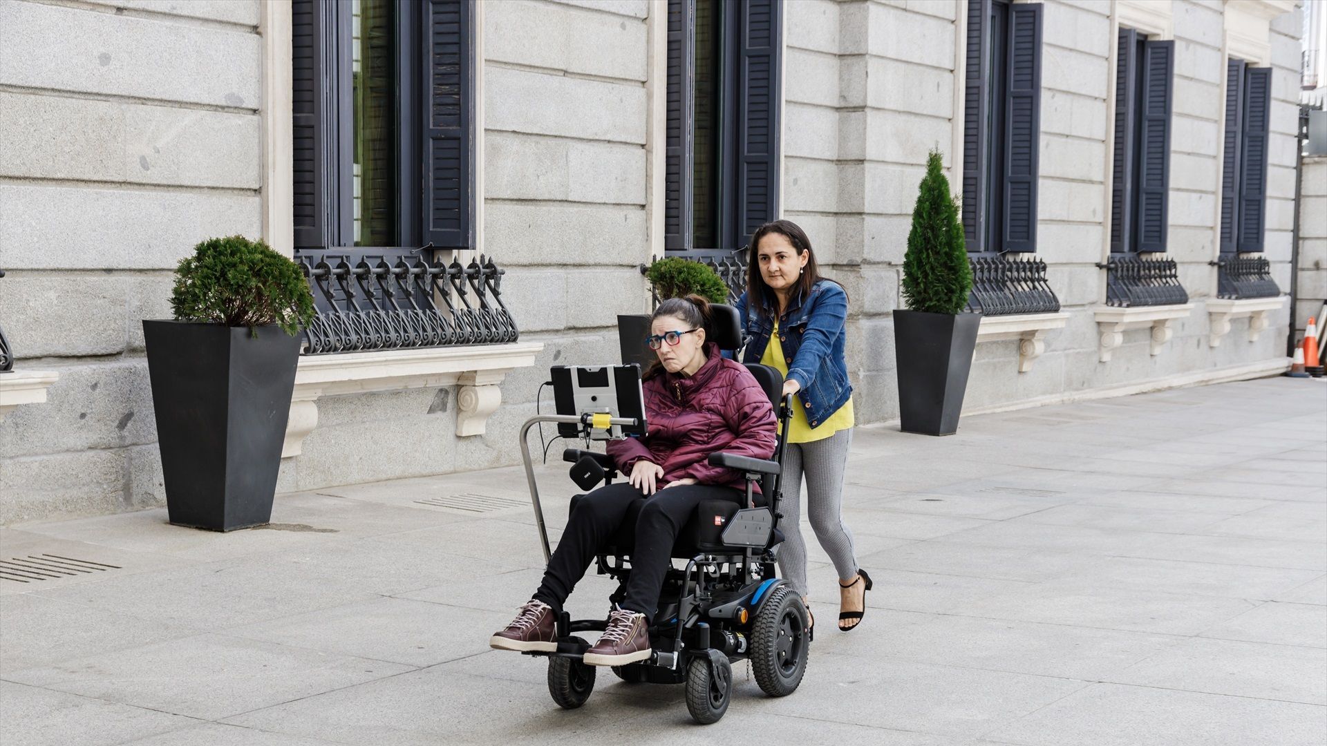Una persona afectada de ELA en el Congreso de los Diputados en 2023