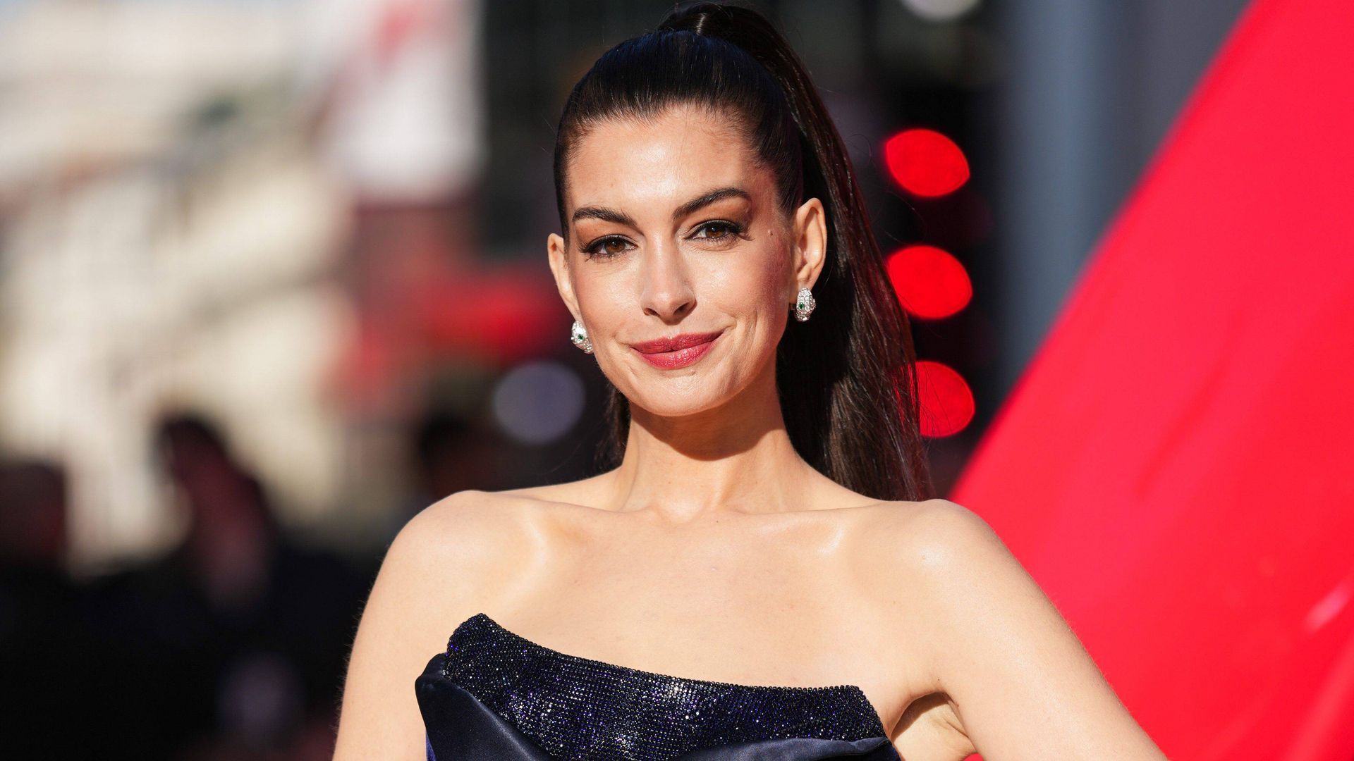 Anne Hathaway, durante la promoción de 'El Diablo Viste de Prada 2'