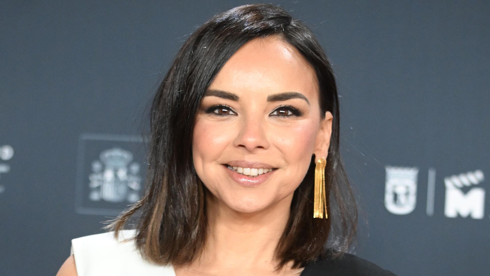 Chenoa posa en la alfombra roja de los Premios Iris 2024