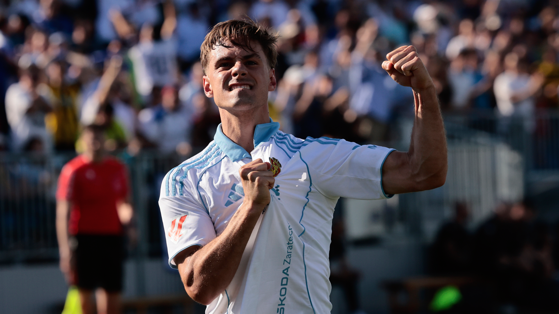 Dani Gómez celebra un gol con el Real Zaragoza