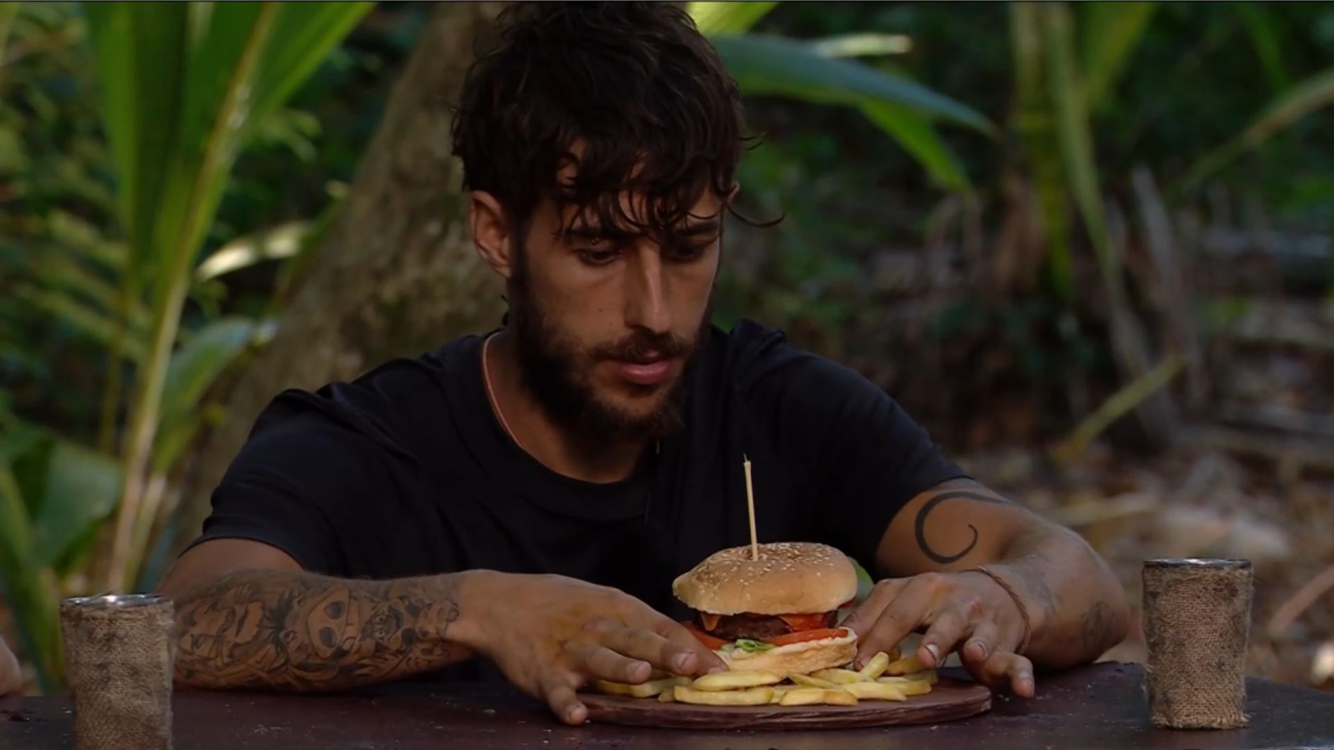 Los supervivientes de 'Playa Derrota' se disputan la plaza de prelíder en el clásico 'Banquetazo'