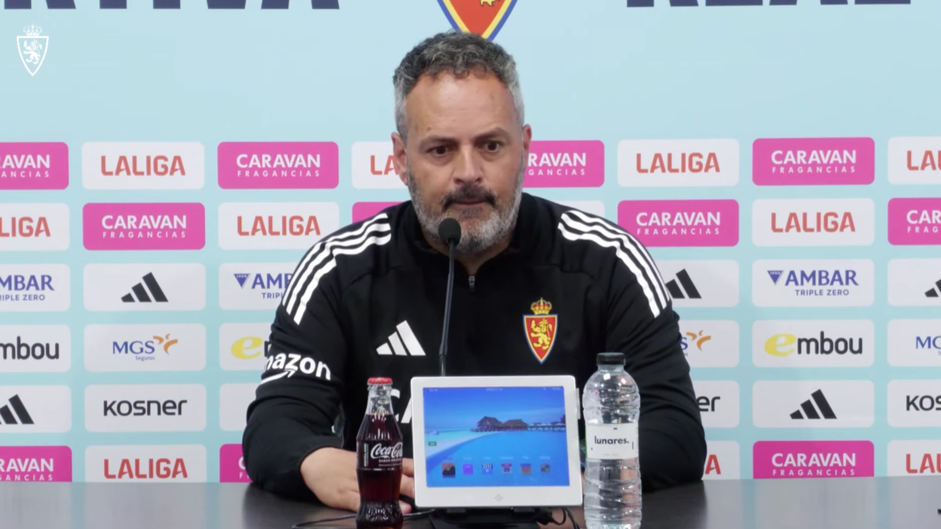 El técnico blanquillo en sala de prensa