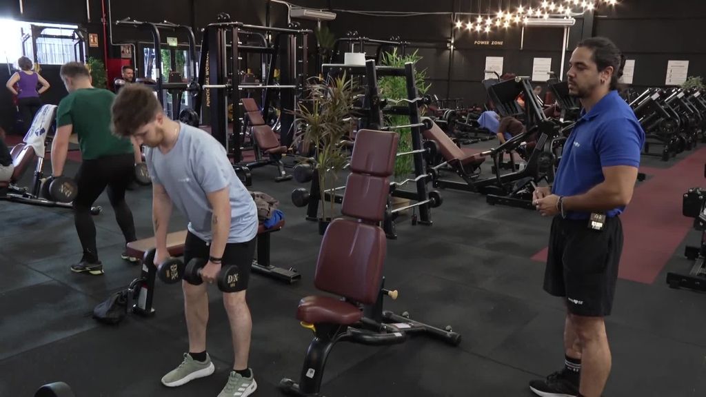 Los menores desde 13 años empiezan ir al gimnasio, y genera diversidad de opiniones en la sociedad