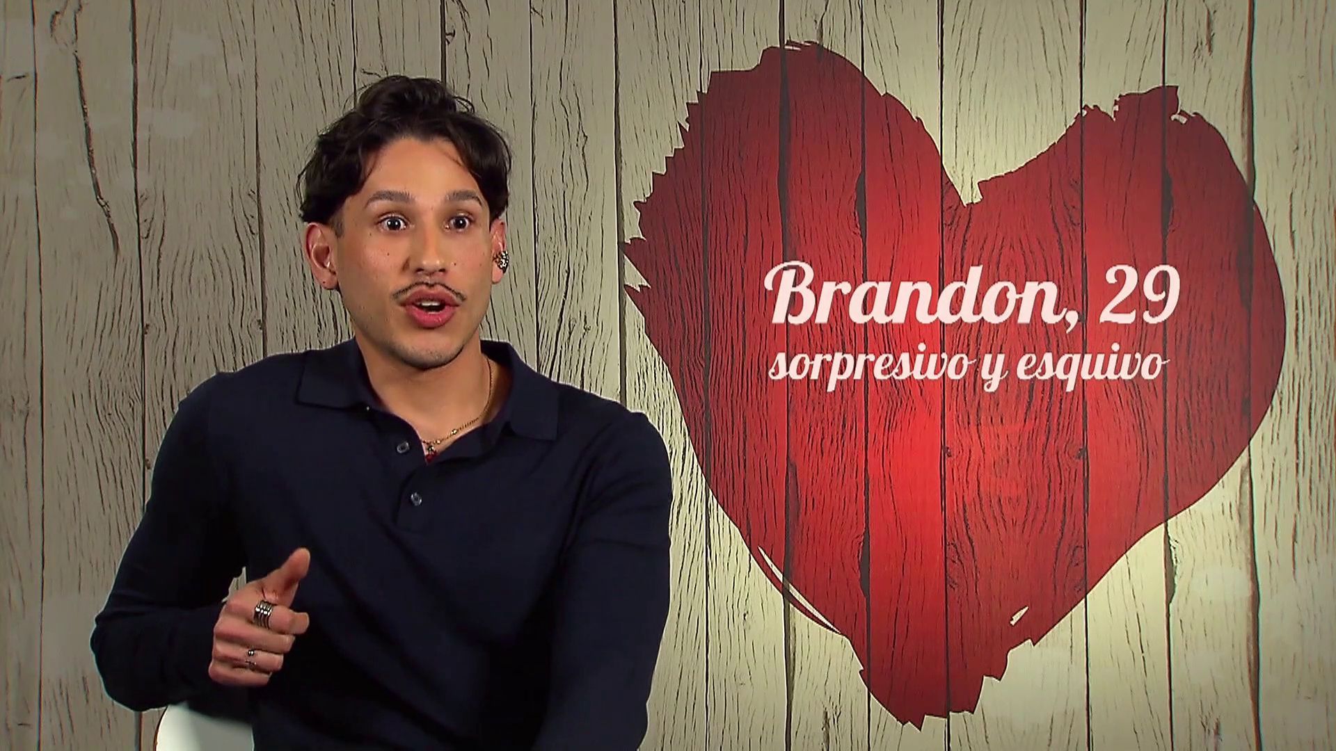 La frustración de Brandon al ser incapaz de rechazar el mordisco en el cullo de Alejandro