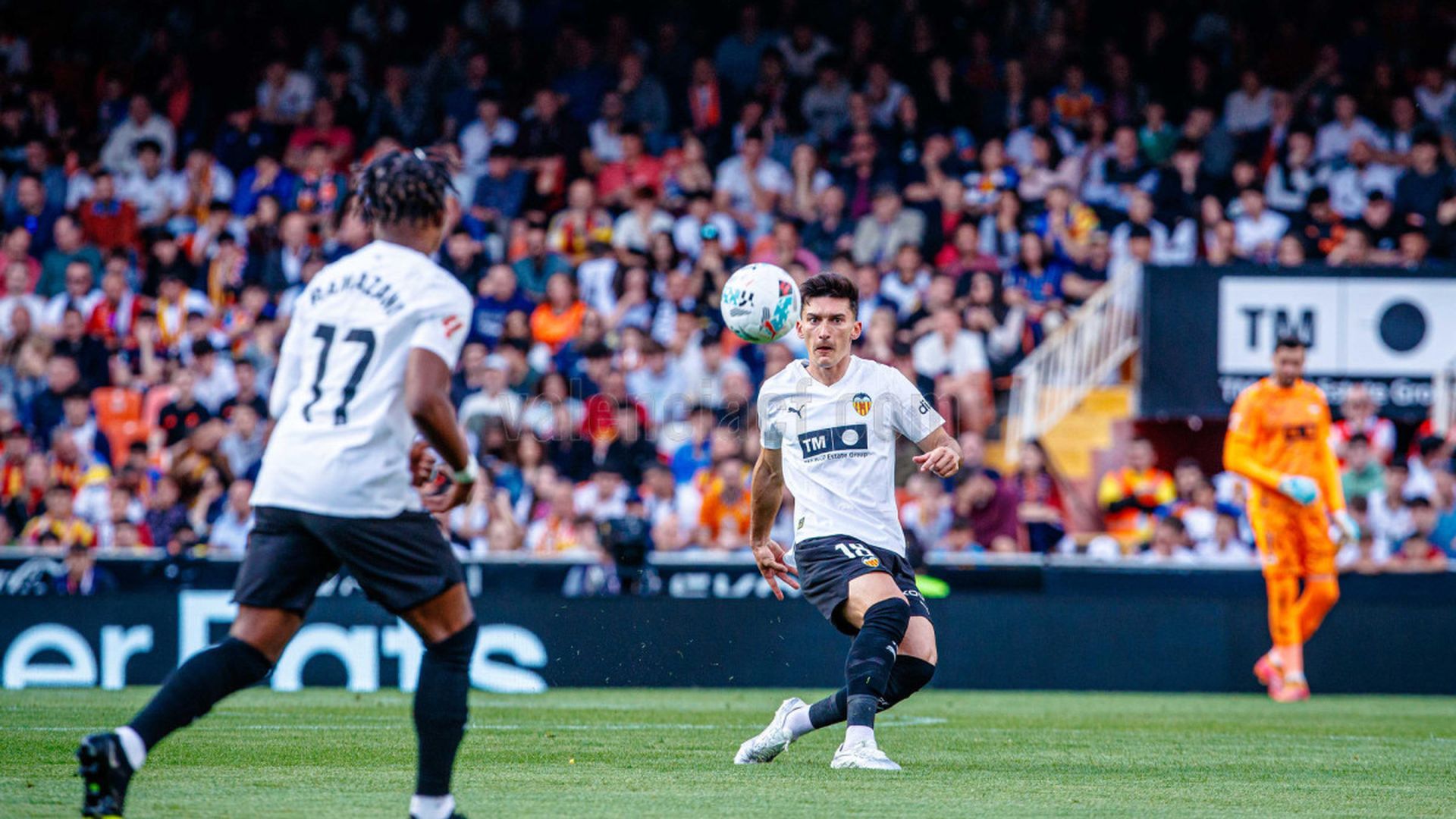 Pepelu ante el Girona