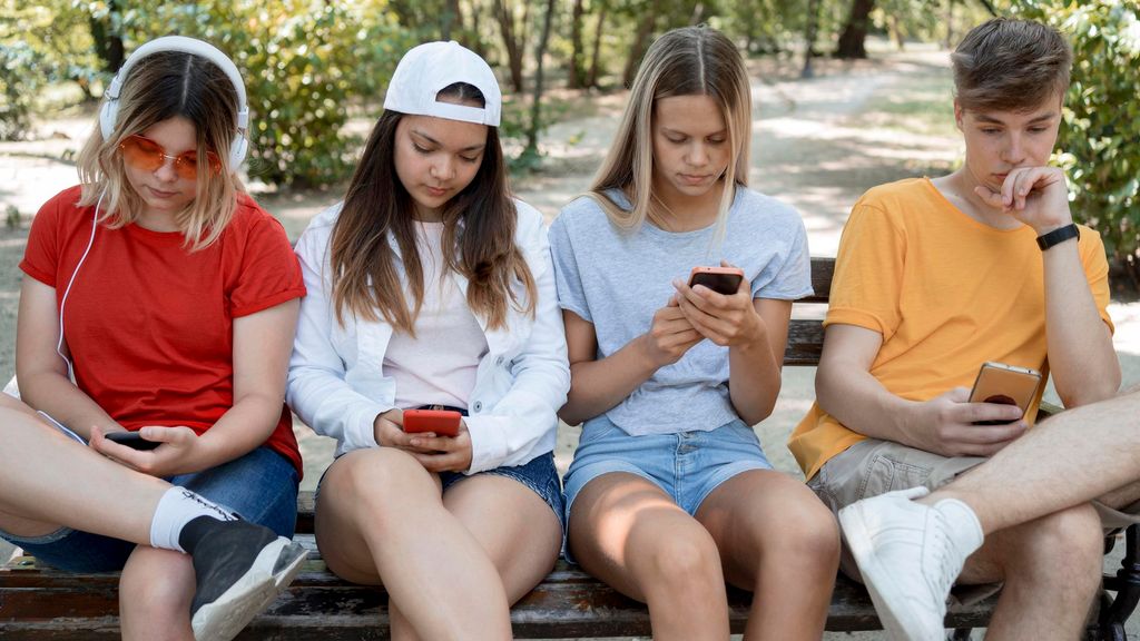 Así se preparan WhatsApp e Instagram para proteger a los adolescentes: las principales novedades en sus perfiles