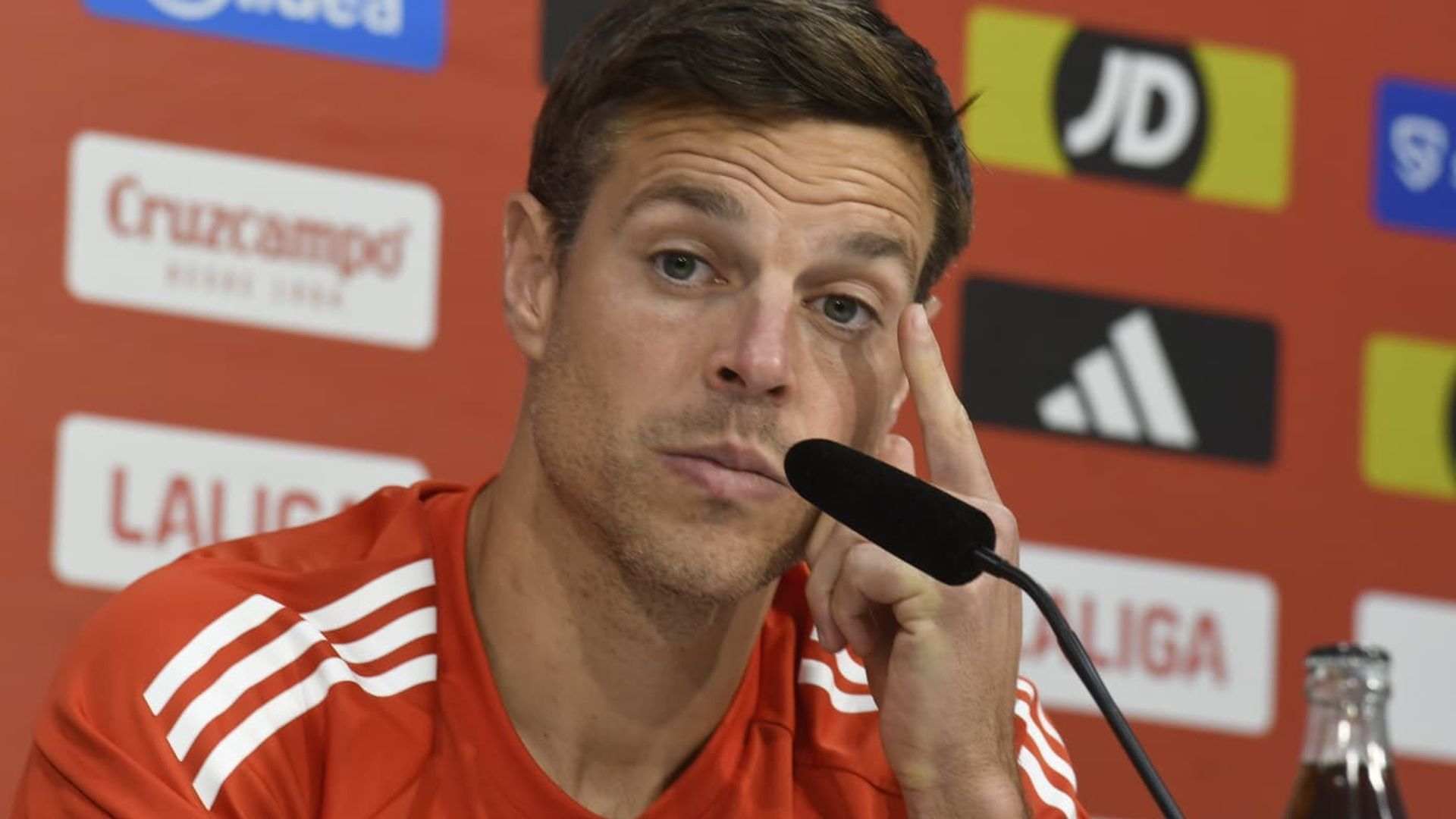 César Azpilicueta, en rueda de prensa