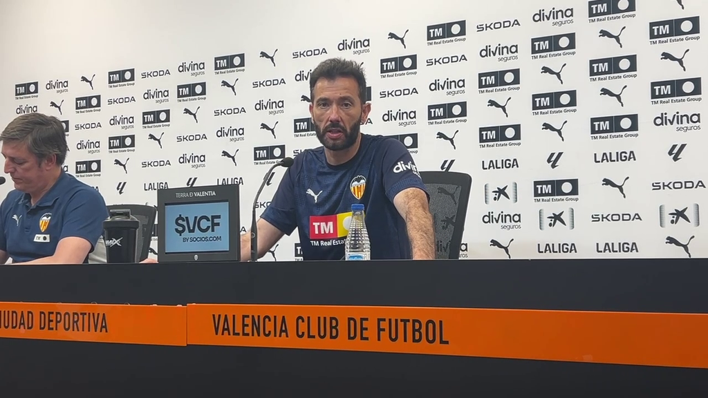 Corberán hablando del Atlético, las bajas y que se juegan la vida